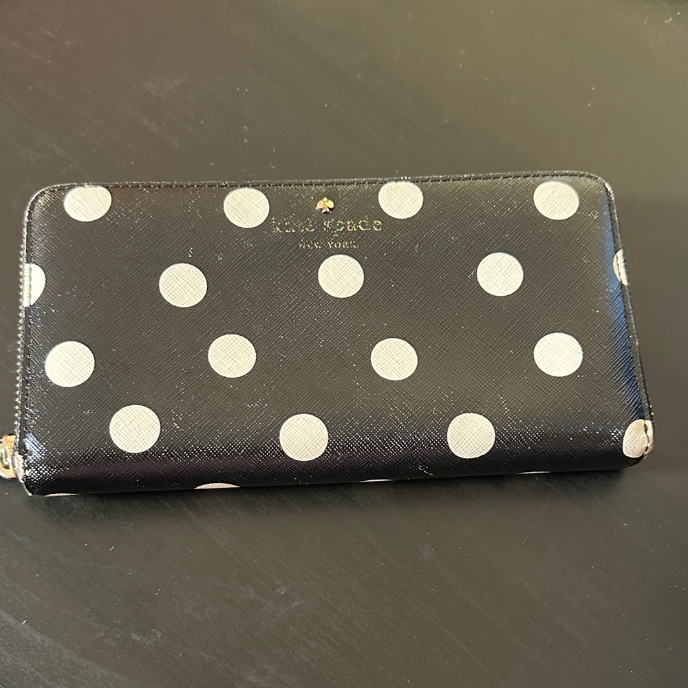 Kate Spade New York Cedar Street Dot Lacey Wallet. Signs of wear.
